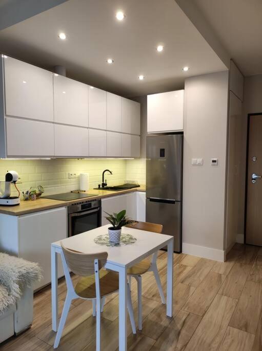 Sweet Apartment Vis-A-Vis Medicover And Paley Institute 바르샤바 외부 사진